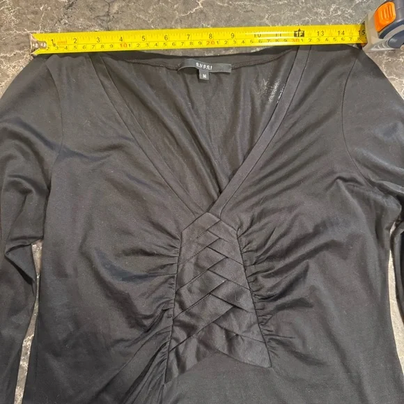 Gucci Cotton Top V Neck With Beautiful Detail & Slight Ruching - Picture 4 of 13